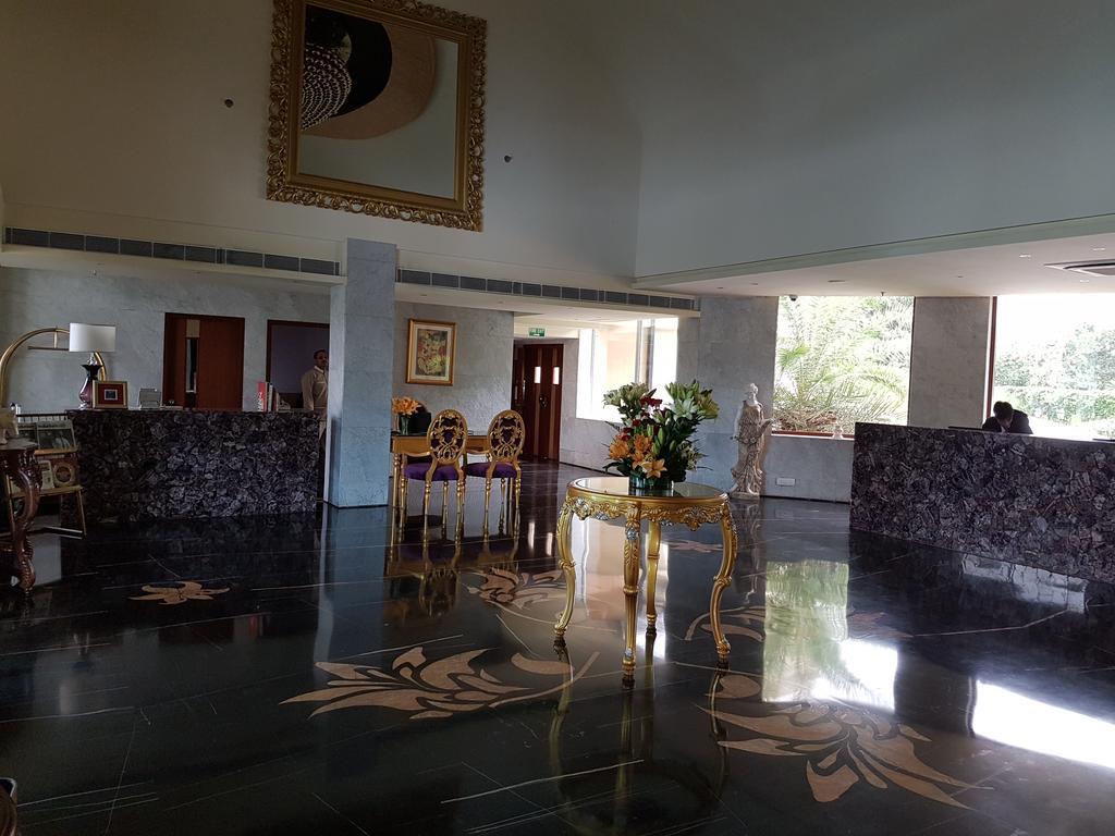 Atrio By Devam Hotel Gurgaon Luaran gambar