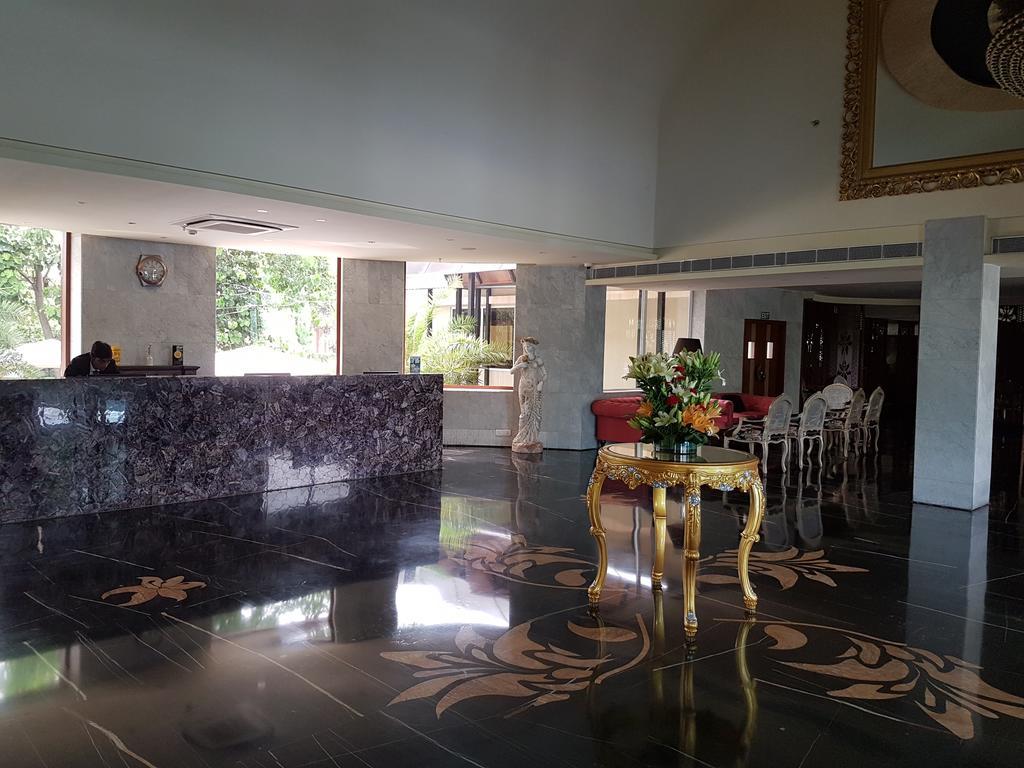 Atrio By Devam Hotel Gurgaon Luaran gambar
