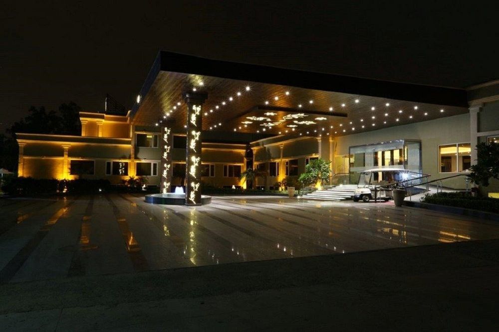 Atrio By Devam Hotel Gurgaon Luaran gambar