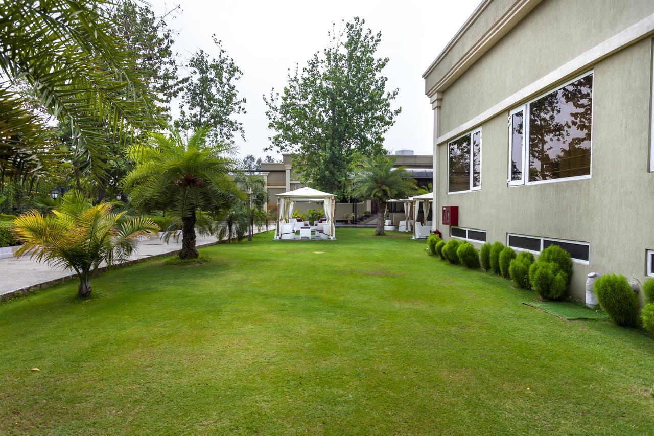 Atrio By Devam Hotel Gurgaon Luaran gambar