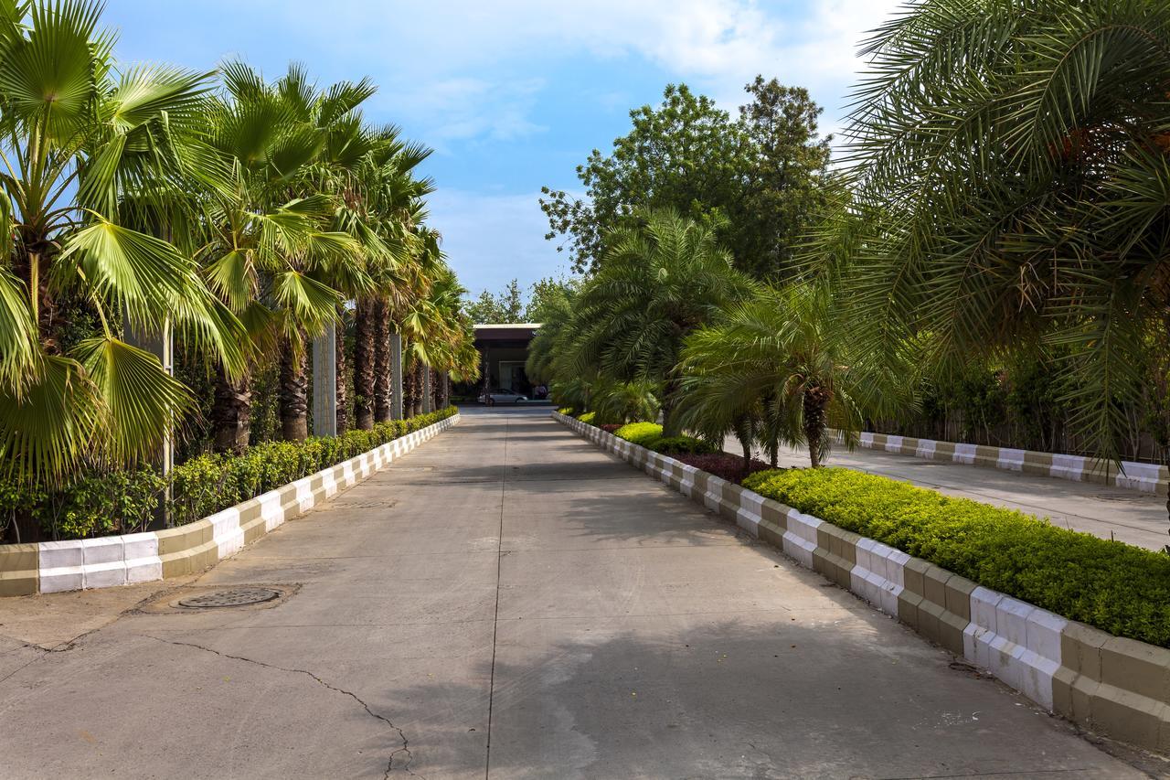 Atrio By Devam Hotel Gurgaon Luaran gambar